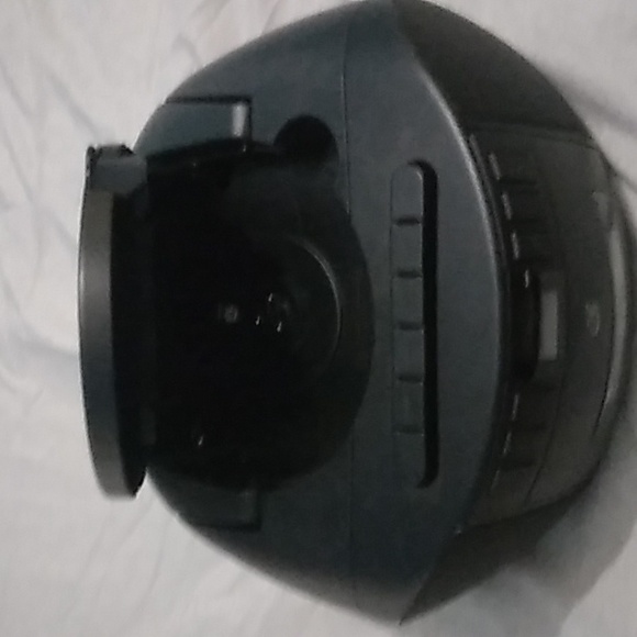 Radio - Picture 3 of 5